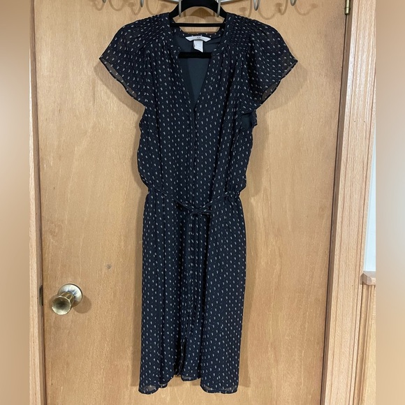 H&M -short , V neck, cap sleeve black speckled dress - Picture 4 of 5